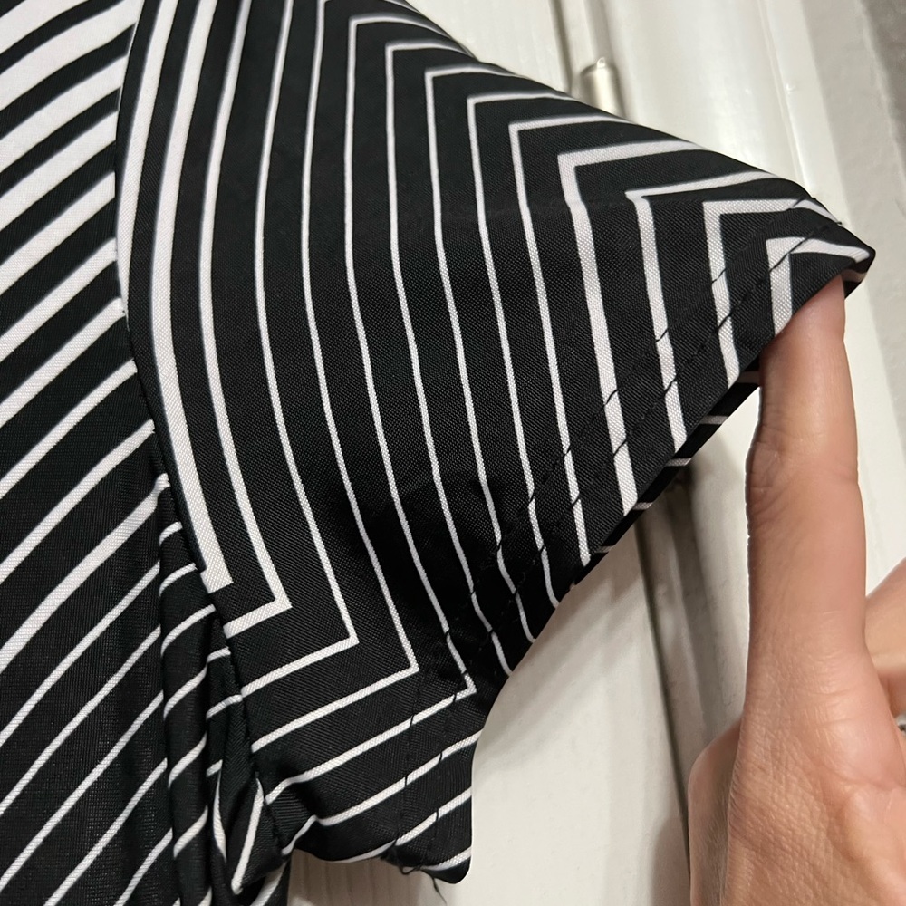 Just love black and white geometric maxi dress - Picture 7 of 10